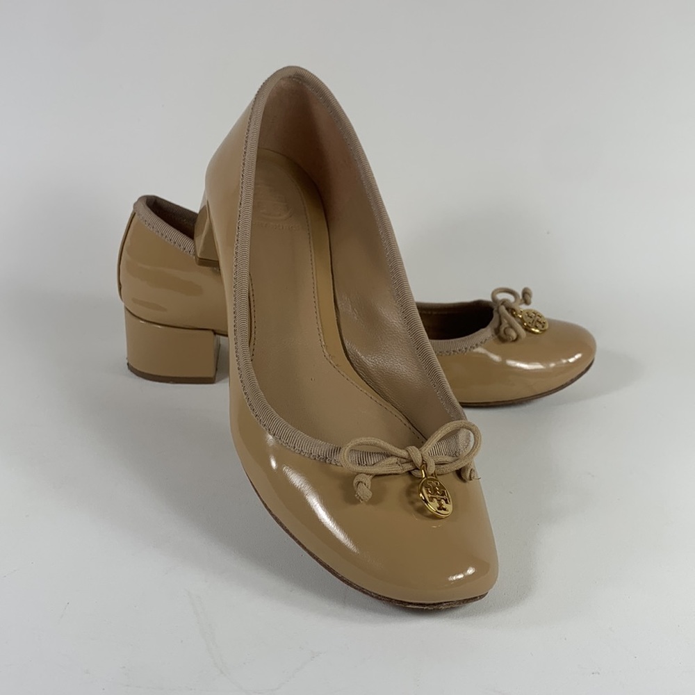 Tory Burch Chelsea Soft Patent Leather Charm Pumps, Color: Beige / Tan, Sz: 7